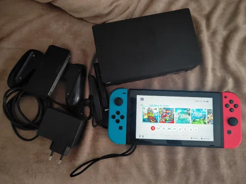 Nintendo switch V2 2021 flashée puce 128 go excellent état + mode online