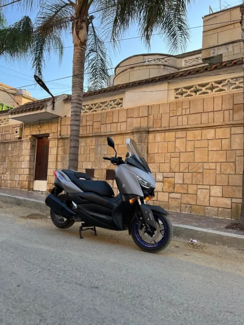 Yamaha X-Max 2022