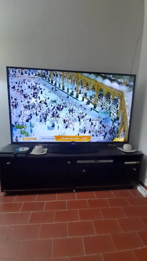 TV 60 pouces de marque scharp