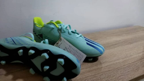 Chaussures de Football Adidas Neuf avec Étiquette