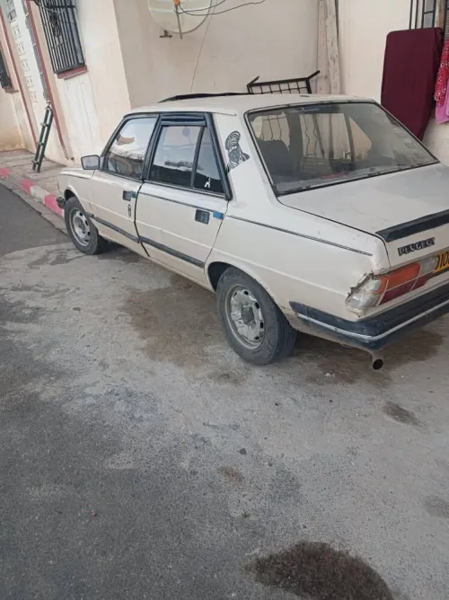 Peugeot 305 1984 305