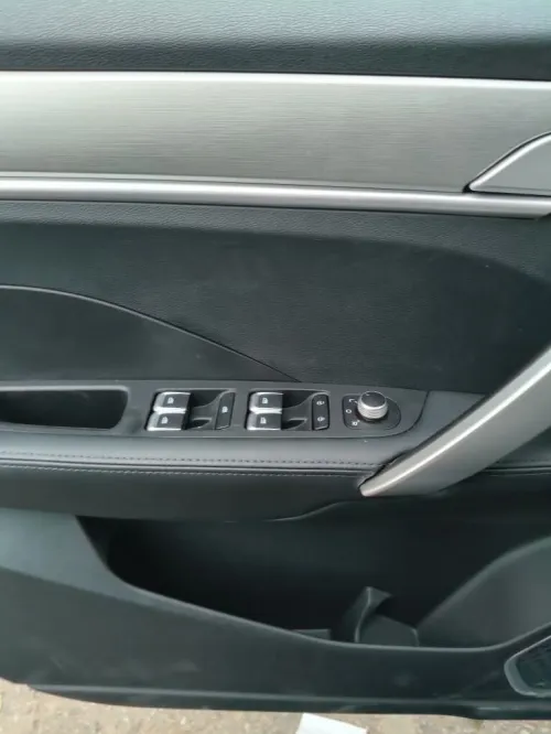 Geely Coolray 2025 