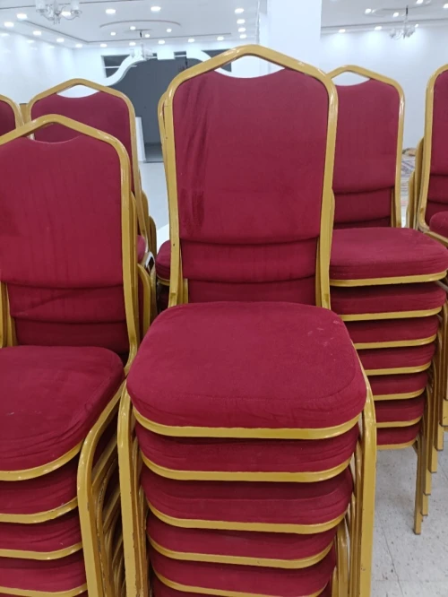 Chaise de salle des fêtes