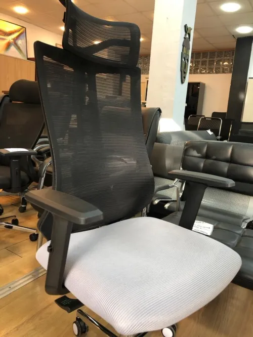 Chaise Opérateur Ergonomique en filet avec un dossier ajustable, Accoudoirs ,Appuie-tête réglable
