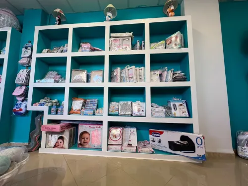 محل أطفال صغار للبيع