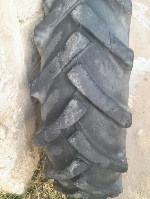 Pneu avec jantes 13.6 28