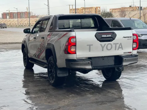 Toyota Hilux 2021 adventure