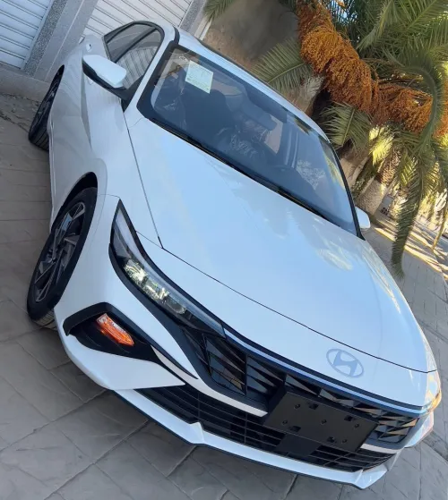 Hyundai Elantra 2025 