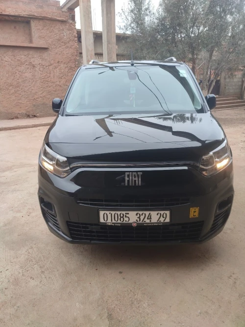 Fiat Doblo 2024 noir