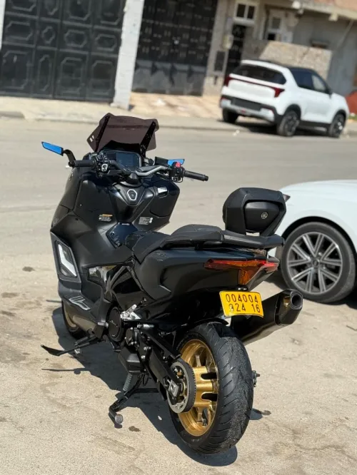 Yamaha Tmax 2024