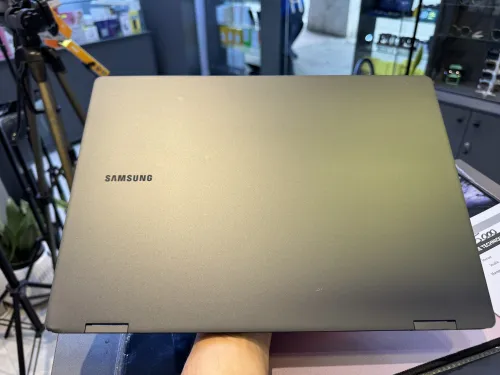 SAMSUNG BOOK4