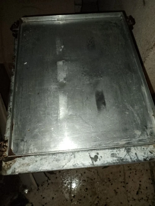 Table vibrante