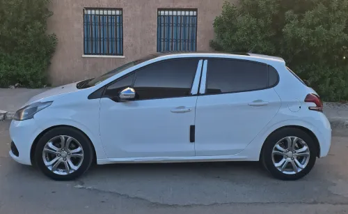 Peugeot 208 2016 Active Facelift