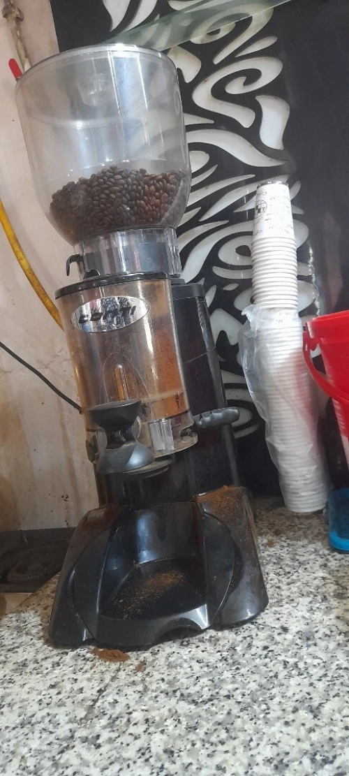 ماتريال قهوة نظيف و نقي و السومة