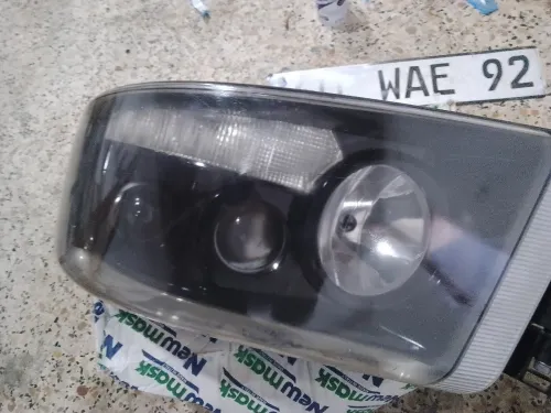Phare Renault Londre 380