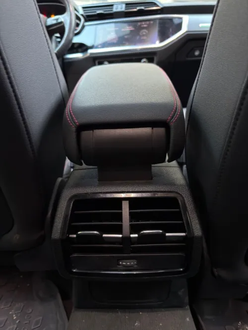 Audi Q3 2024 S-LINE