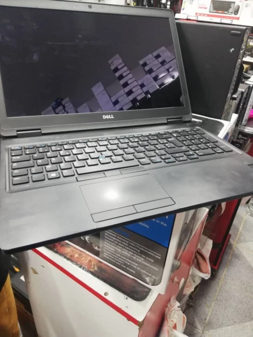 DELL LATITUDE 5580