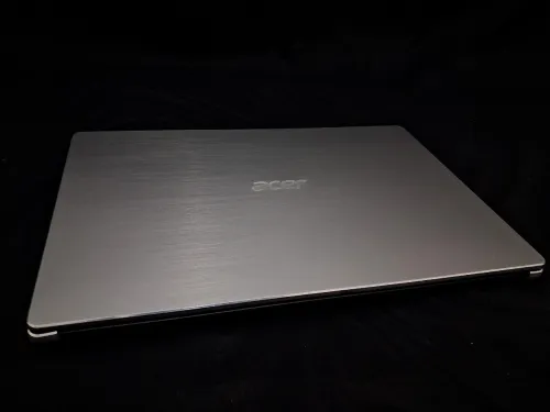 Acer swift 3 i5 8th / nvidia Mx150 / 12gb ram/ stockage 1Tb optane / 15.6 pouce / sécurité empreinte