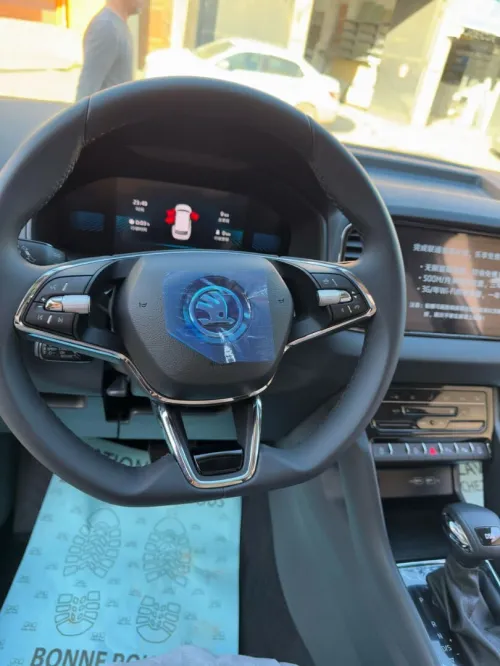 Skoda Karoq 2025 Luxury