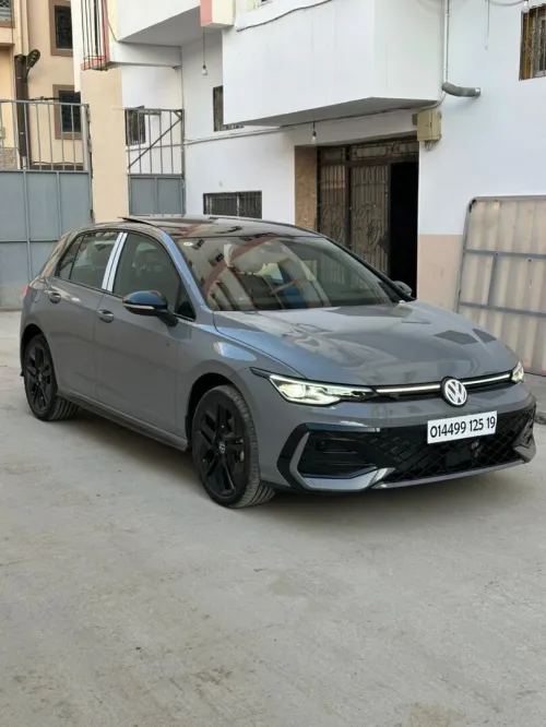 Volkswagen Golf 8 2025 R Black Edition 