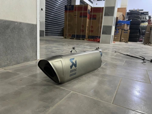 Pot d échappement akrapovic