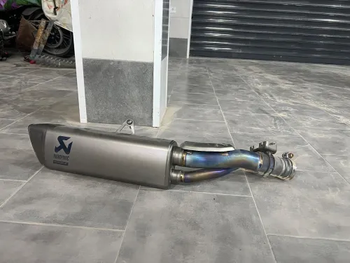 Pot d échappement akrapovic