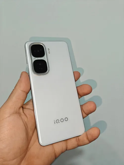 vivo iQOO Neo10