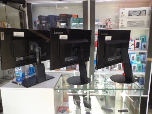 des ecran LENOVO ThinkVision ORIGINAL 24 pouce / Sans encadrement / IPS / 1920x1200 /DP /HDMI /VGA