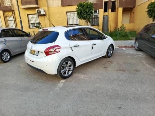 Peugeot 208 2013 Allure