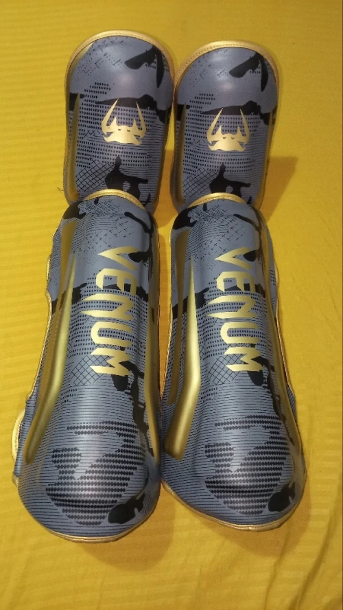 Protege tibia professional (kick boxing - Muay Thai) venum