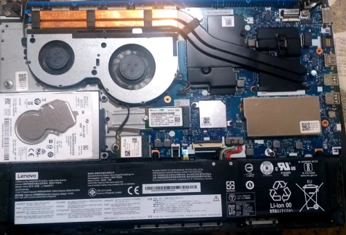 Lenovo Legion 5 (RTX 3060 / Ryzen 7)  Base Fonctionnelle  État Neuf (Sauf Écran)