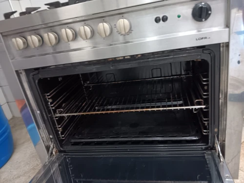 Cuisinière professionnelle commercialle.