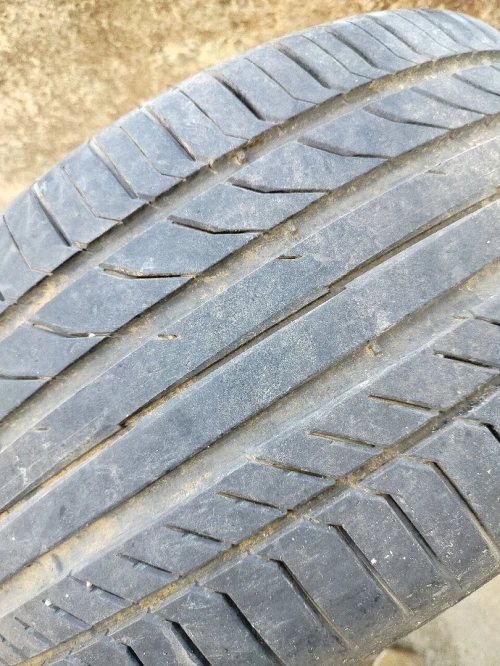 Pneus 255 35 R 19