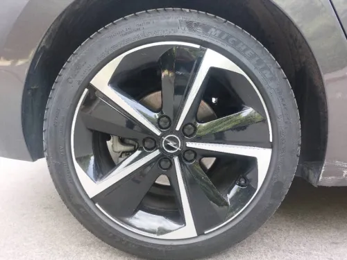 Opel Astra 2023 1,2 ess