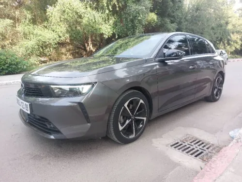 Opel Astra 2023 1,2 ess