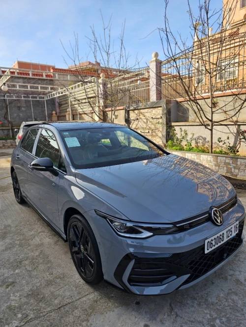 Volkswagen Golf 8 2025 R Black Edition 