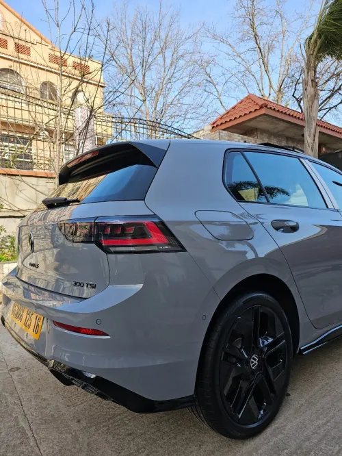 Volkswagen Golf 8 2025 R Black Edition 