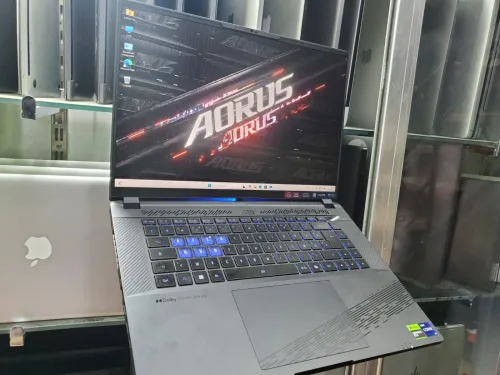 Laptop pc portable gigabyte i9 14900HX 32 64 rtx 4070 aorus gamer station neuf garantie magasin