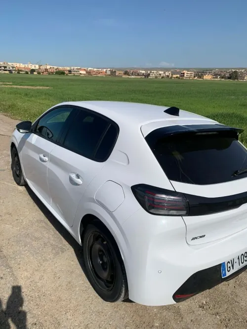 Peugeot 208 2024 208 hybrid allure