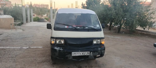Mazda E2000 2002