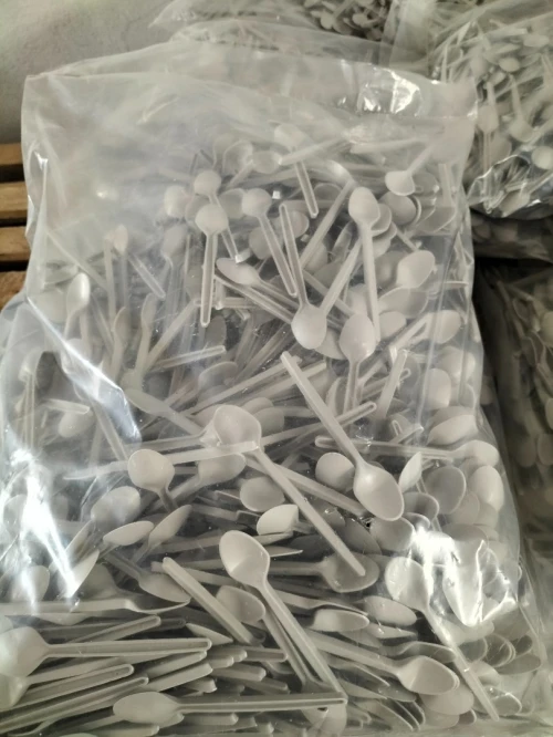 Cuillère plastique