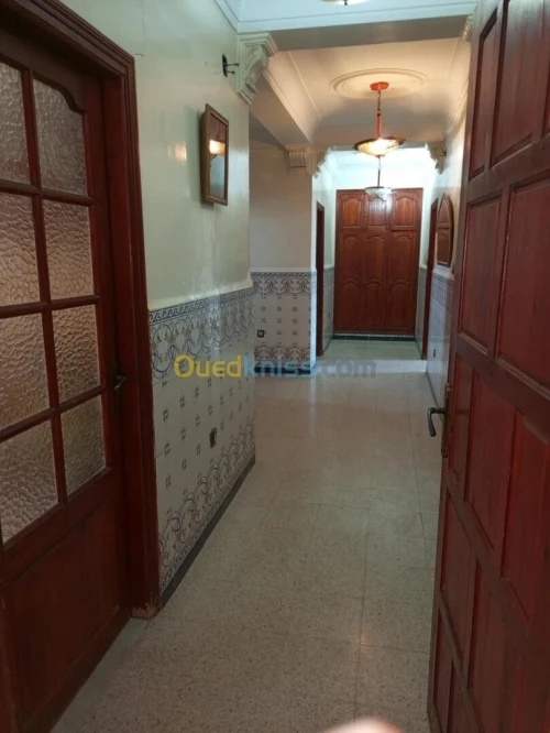 Location Appartement Niveau de villa F4 Alger Said hamdine