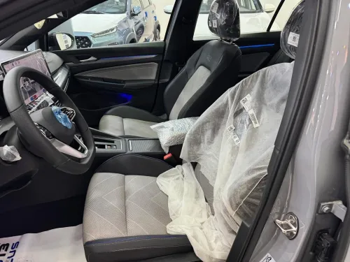 Volkswagen Golf 8 2025 R-Line