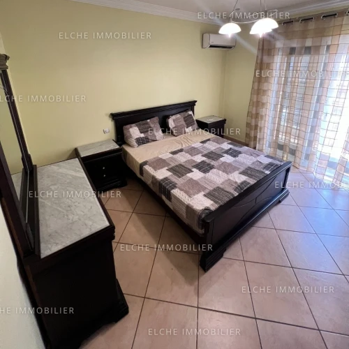 Location Appartement Niveau de villa F5 Oran Oran