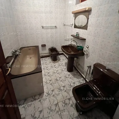 Location Appartement Niveau de villa F4 Oran Oran