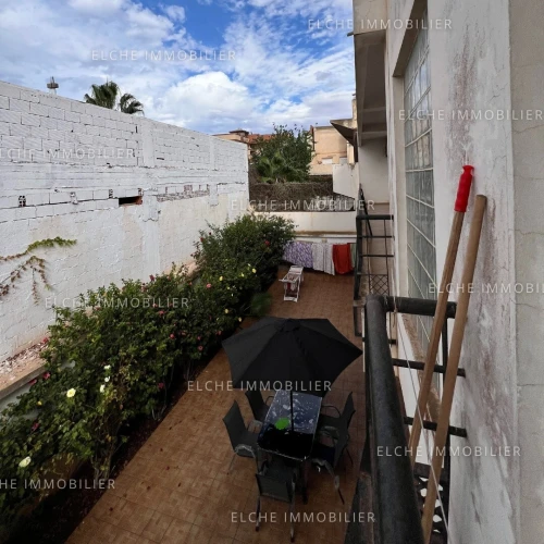Location Appartement Niveau de villa F5 Oran Oran