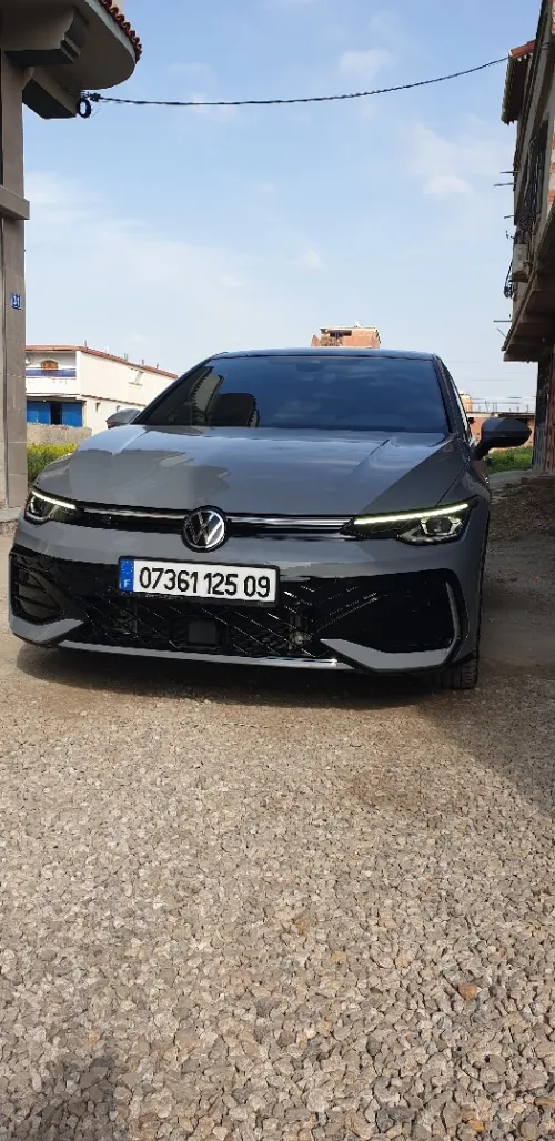 Volkswagen Golf 8 2025 R-Line