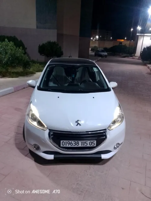 Peugeot 208 2015 Allure Facelift