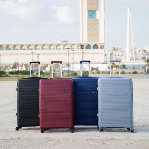 Série de trois Valises Omaska Maze Incassables En 100% Polypropylène BOURDEUX 