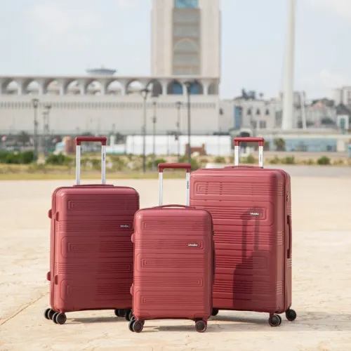 Série de trois Valises Omaska Maze Incassables En 100% Polypropylène BOURDEUX 